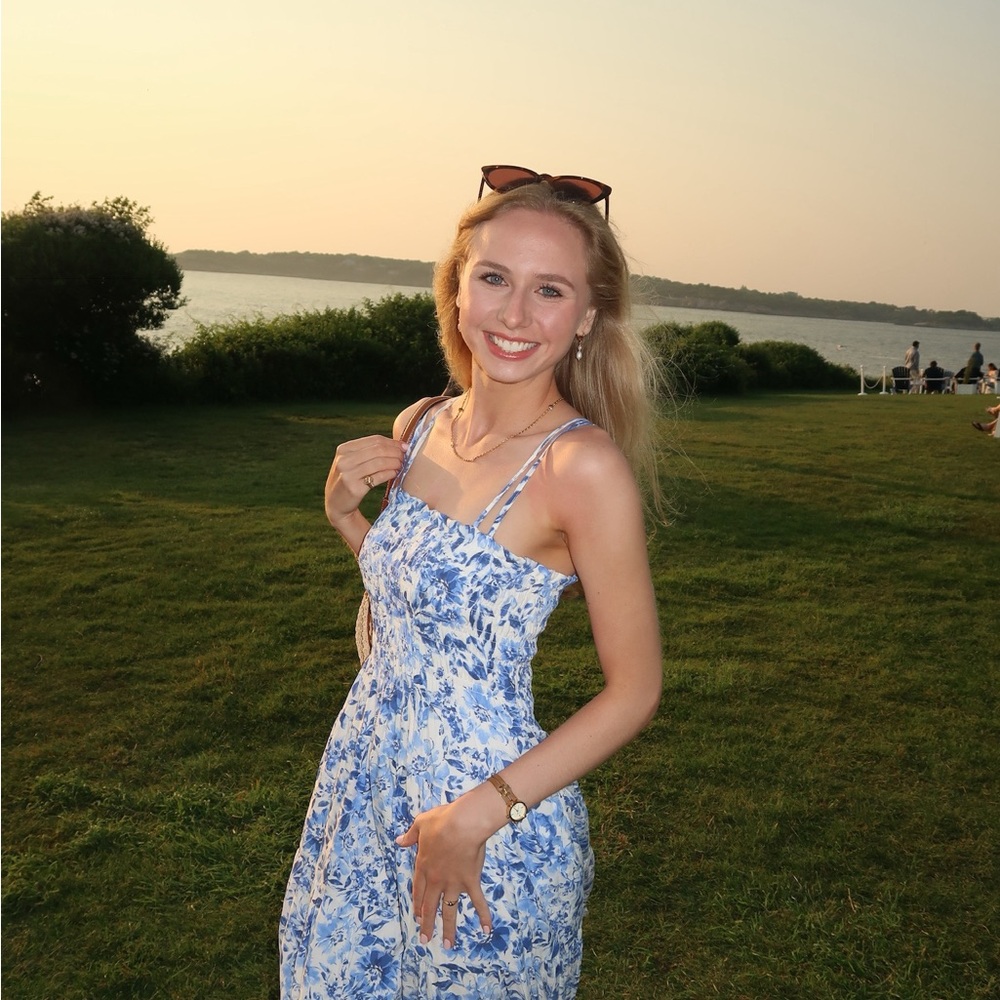 Meet your Posher, Lara